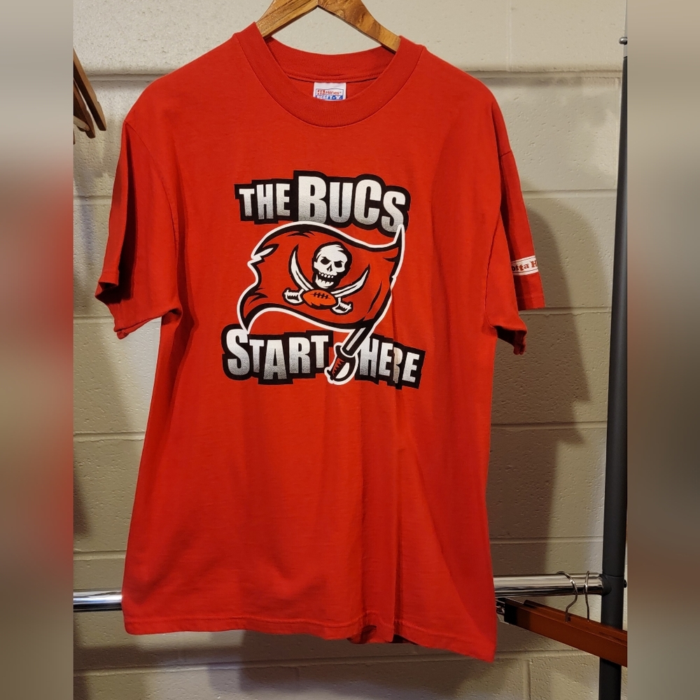 Vintage Tampa Bay Bucanneers "The Bucc Starts Here" 90s shirt